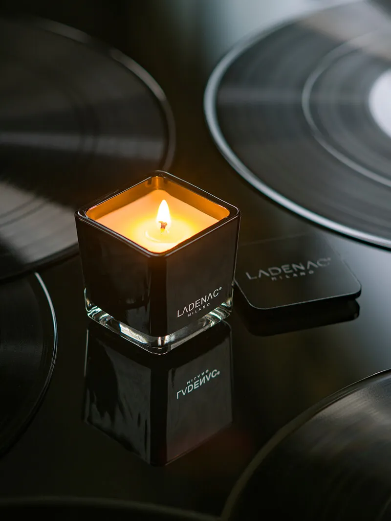 LADENAC - Sviečka FLORAL CHAMPETRE black 5x5x5cm, 55g, Minimal
