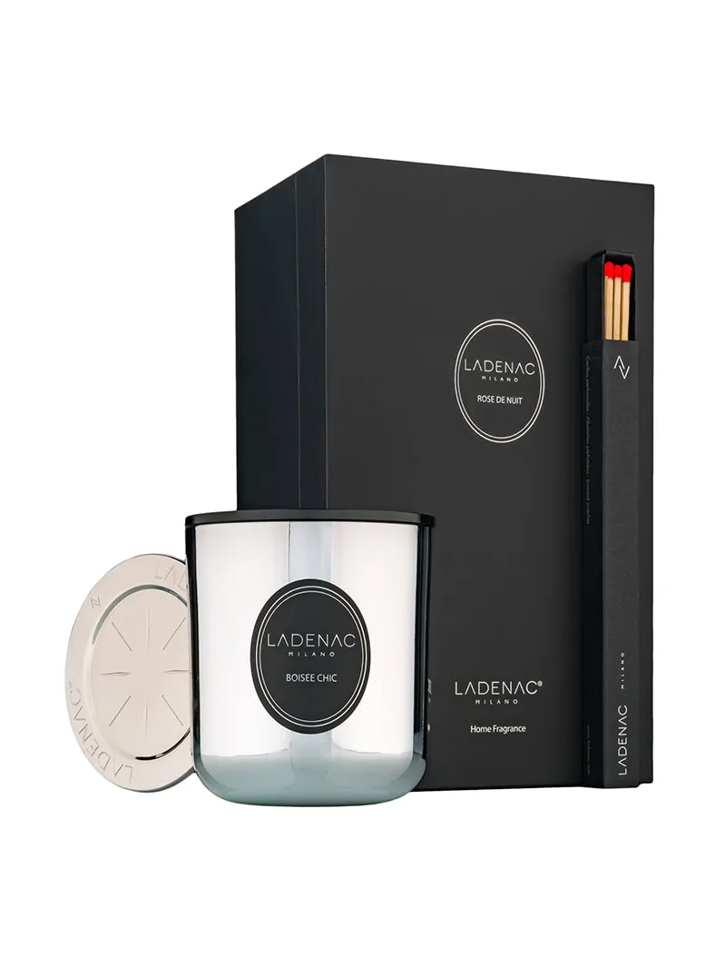 LADENAC - Sviečka BOISÉE CHIC grey 500g + zápalky + podnos Urban Senses