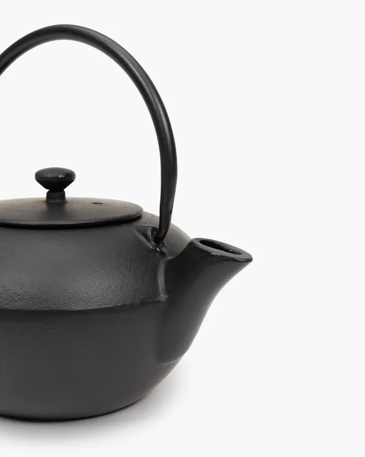 SERAX - PURE čajník čierny 1 L