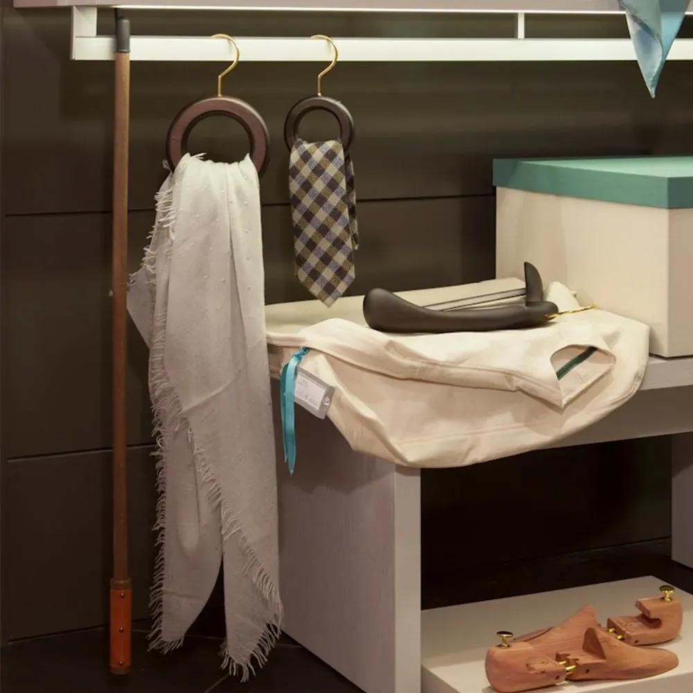 A-nello kruhový vešiak