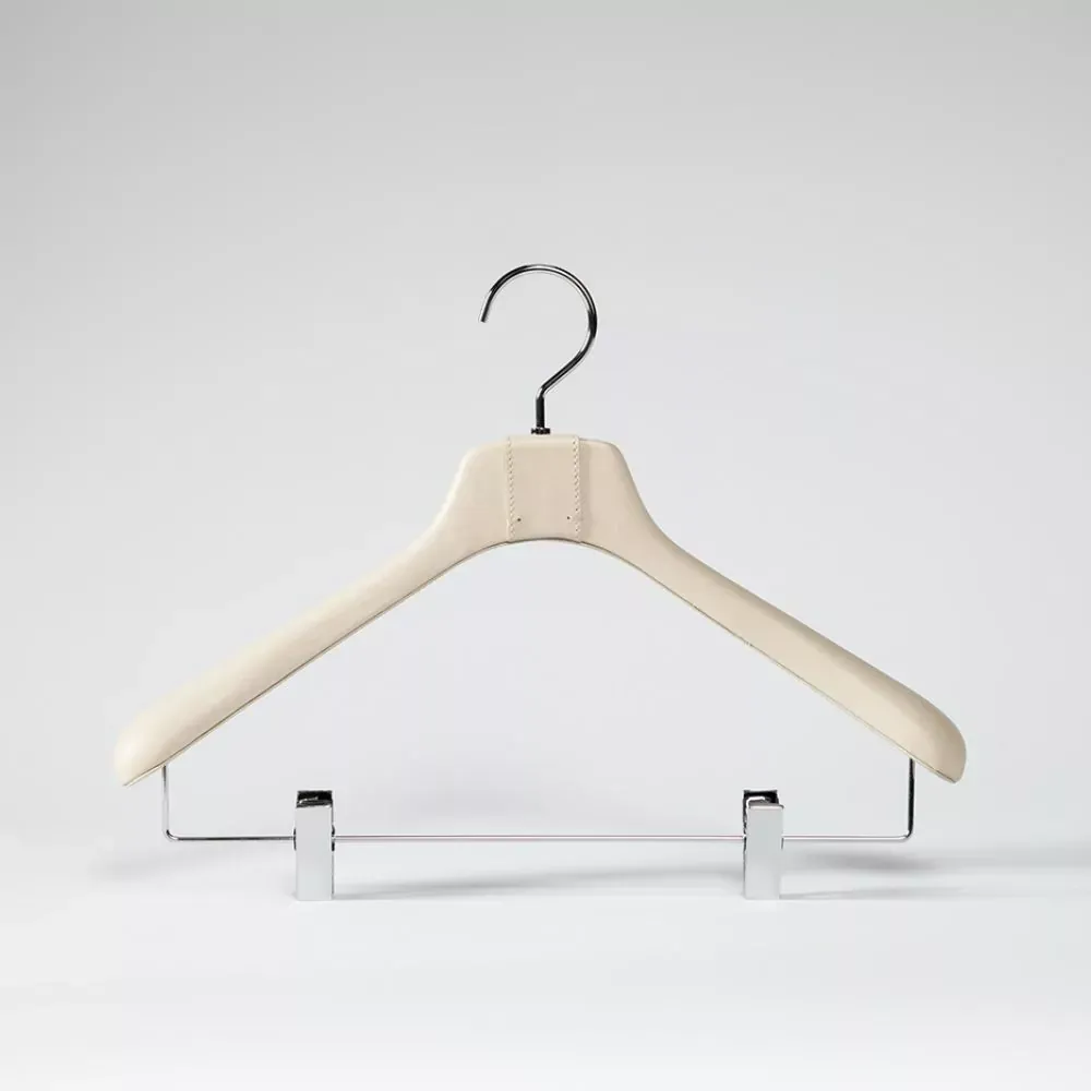 Drevený vešiak na sako Bice