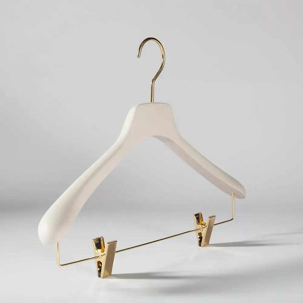 Drevený vešiak na sako Bice